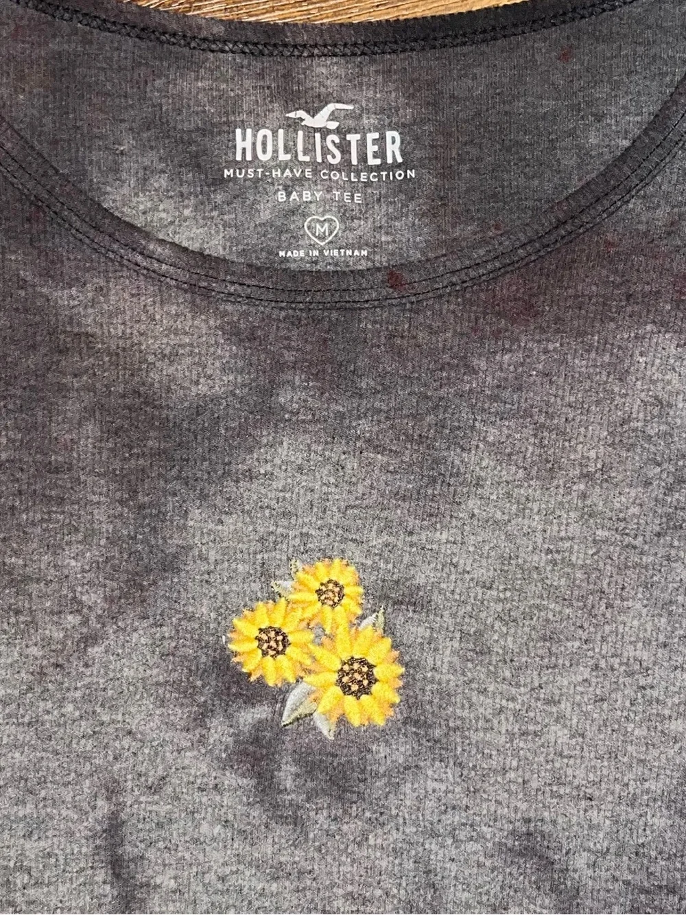 Hollister Baby Tee Black & Gray Acid Wash Y2K Embroidery Yellow Sunflower Size M